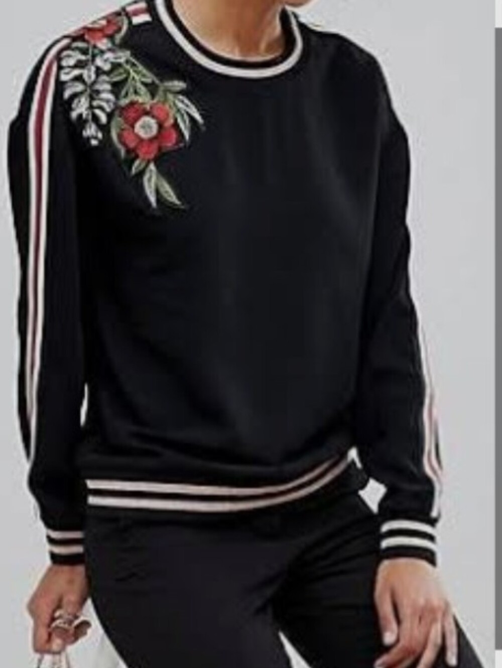 EUC...Ted Baker Maddeyy Embroidered Top Size 3 (Womens 8/M)
